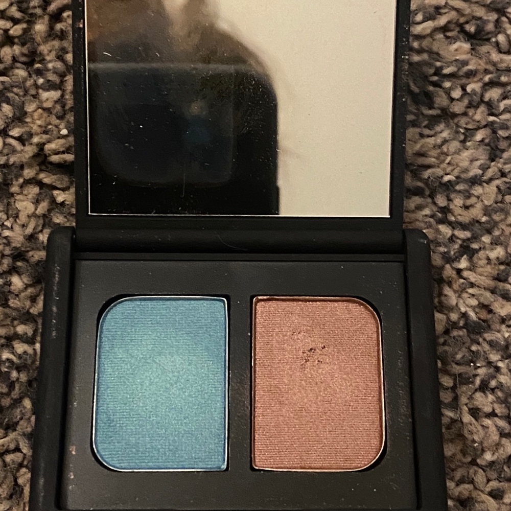Makeup - Picture 5 of 8